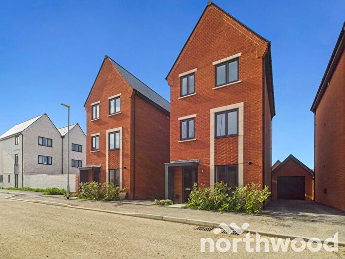 4 Bedroom Detached House To Rent In Grenadier Drive, Folkestone, CT20