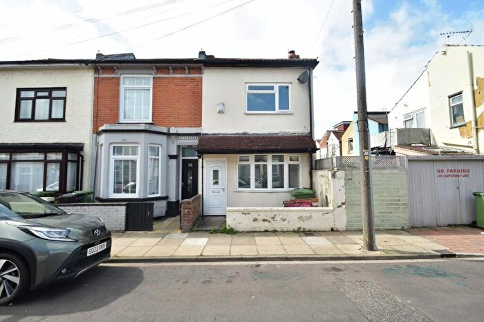 2 Bedroom End Of Terrace House To Rent In Carnarvon Road, Portsmouth, Hampshire, PO2