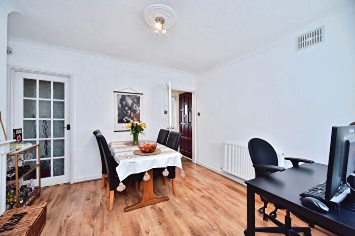 2 Bedroom Semi-Detached House For Sale In Well Road, Maidstone, Kent, ME14