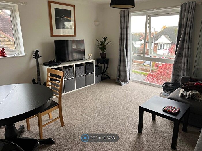 2 Bedroom Flat To Rent In Maryland Court, Kingston Upon Thames, KT1