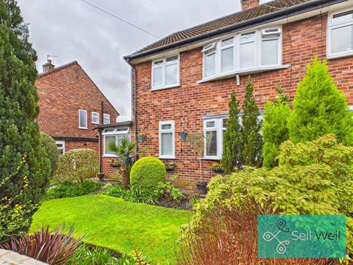 3 Bedroom Semi Detached House For Sale In Penrith Avenue, Worsley, Manchester, M28