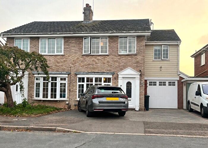 4 Bedroom Semi-Detached House For Sale In Fenno Close, Lexden, Colchester, CO3
