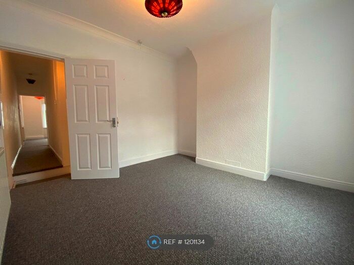 3 Bedroom Terraced House To Rent In Hillary Street, Stoke-On-Trent ST6