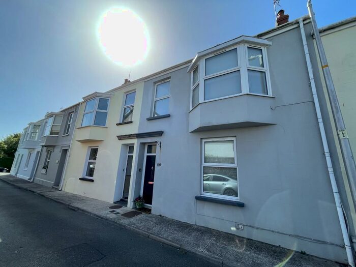 4 Bedroom House To Rent In Tenby, SA70
