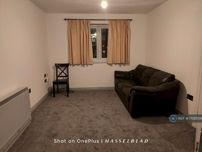 2 Bedroom Flat To Rent In Turves Green, Birmingham, B31