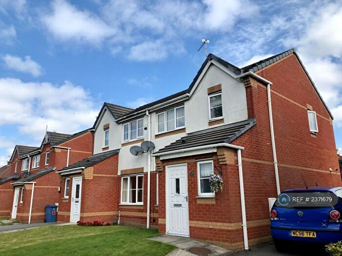 3 Bedroom Semi-Detached House To Rent In Primary Close, Cadishead, Manchester, M44