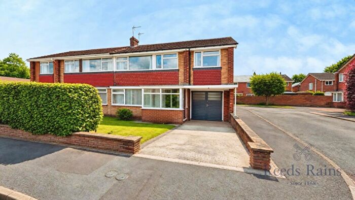 4 Bedroom Semi-Detached House For Sale In Kingsmere, Chester Le Street, Durham, DH3