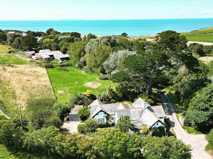 4 Bedroom Bungalow For Sale In Abbotsham, Bideford, EX39