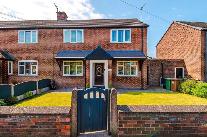 3 Bedroom Semi-Detached House For Sale In Queens Drive, Newton-Le-Willows, WA12
