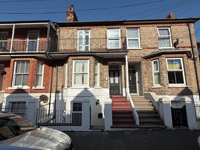 3 Bedroom Maisonette For Sale In Russell Road, Felixstowe, IP11