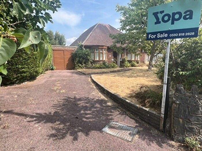 4 Bedroom Bungalow For Sale In Hastings Road, Tunbridge Wells, TN2