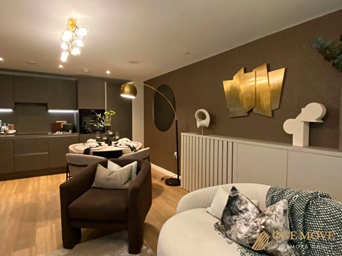 2 Bedroom Flat For Sale In Cecil Road, London, W3