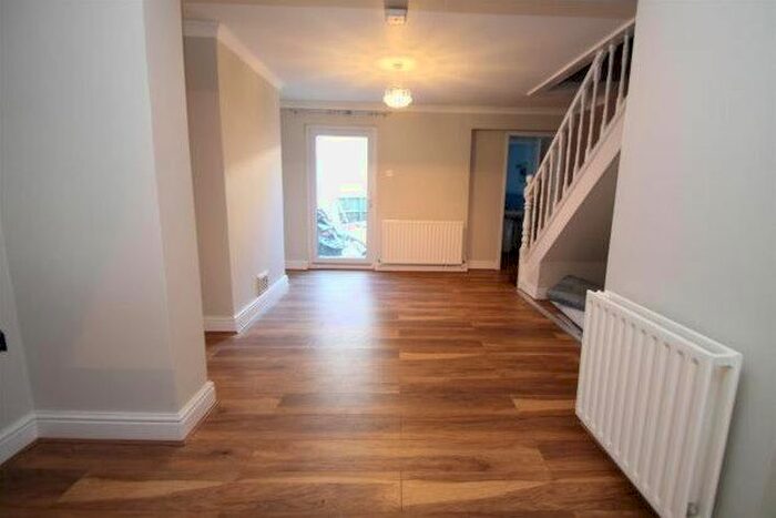 2 Bedroom Property To Rent In Faversham Road, Beckenham, BR3