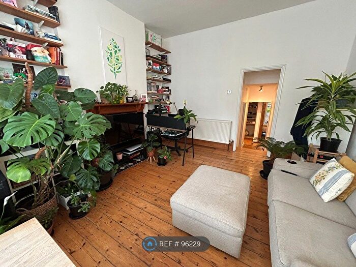 2 Bedroom Flat To Rent In Lewisham, London, SE13