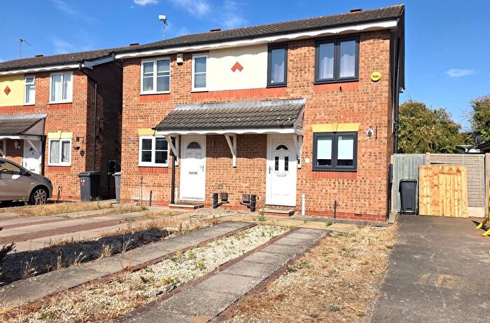 2 Bedroom Semi-detached House For Sale In Manston Close, Leicester, LE4