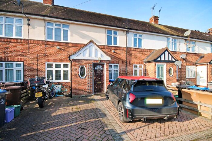 2 Bedroom Maisonette To Rent In Errol Gardens, New Malden, KT3