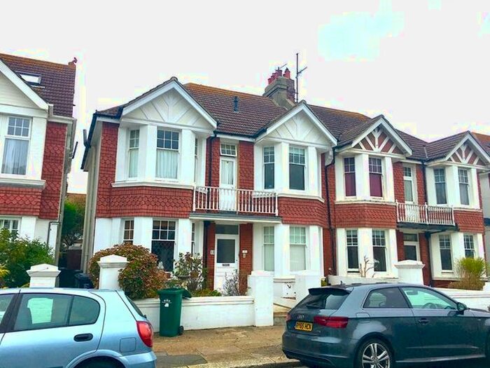 2 Bedroom Maisonette To Rent In Langdale Gardens, Hove, BN3