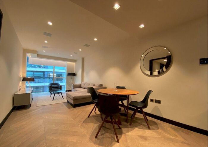 2 Bedroom Flat To Rent In Balmoral House, Earls Way, London, SE1