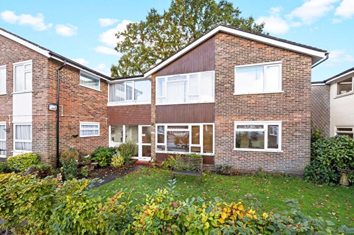 2 Bedroom Flat For Sale In Holly Court, Storrington, RH20