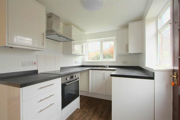2 Bedroom Flat To Rent In The Dell, Brentford, TW8
