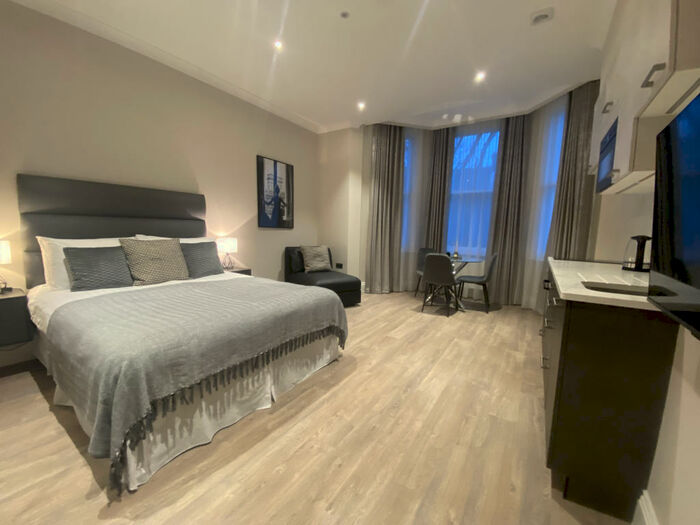 Studio To Rent In Redcliffe Gardens, Chelsea, London, SW10