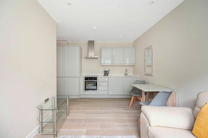 1 Bedroom Flat To Rent In Station Road, New Barnet, Barnet, EN5