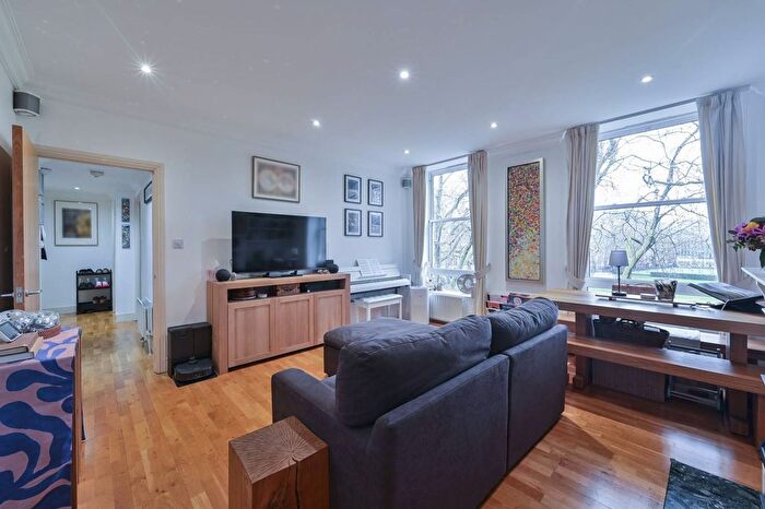 2 Bedroom Flat For Sale In Vincent Square, Westminster, London, SW1P