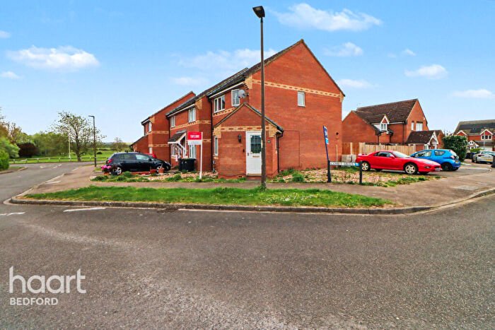 3 Bedroom End Of Terrace House For Sale In De Havilland Avenue, Bedford, MK42