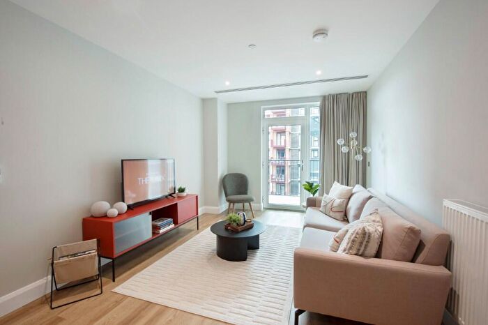 2 Bedroom Apartment To Rent In Moat Street, London, SW11