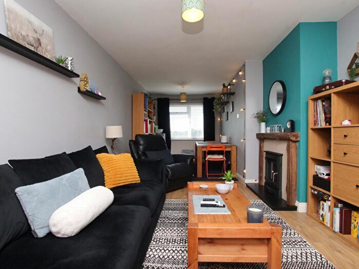 3 Bedroom Semi-Detached House For Sale In Westhill Drive, Llantrisant Pontyclun, CF72