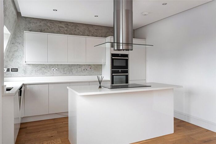 2 Bedroom Flat To Rent In Welmar Mews, Clapham, SW4