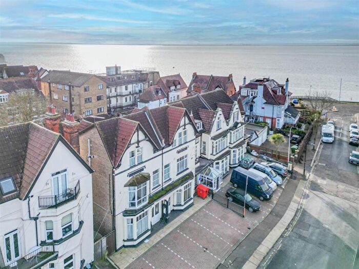 17 Bedroom Link Detached House For Sale In Grosvenor Road, Westcliff-On-Sea, SS0