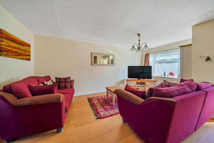 3 Bedroom Terraced House To Rent In Newbury, Berkshire, RG14