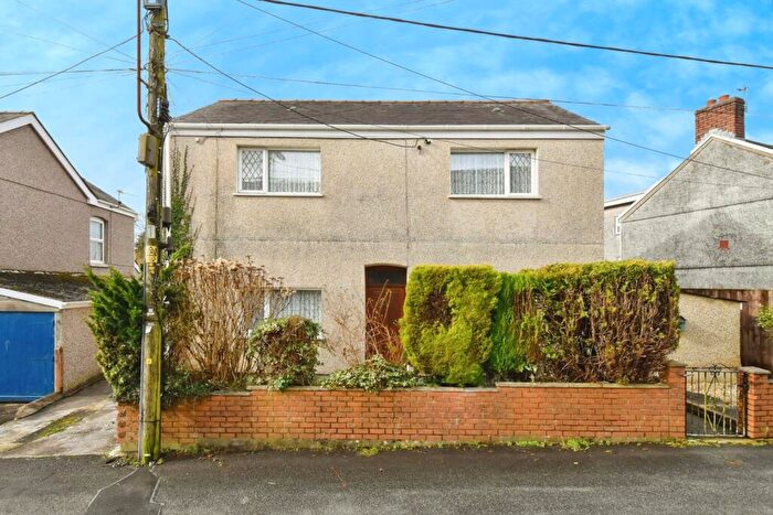 3 Bedroom Detached House For Sale In Greenfield Road, Twyn, Ammanford, Carmarthenshire, SA18