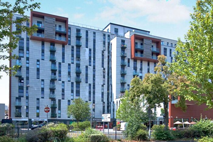2 Bedroom Apartment For Sale In Victoria Avenue, Southend-on-Sea, SS2