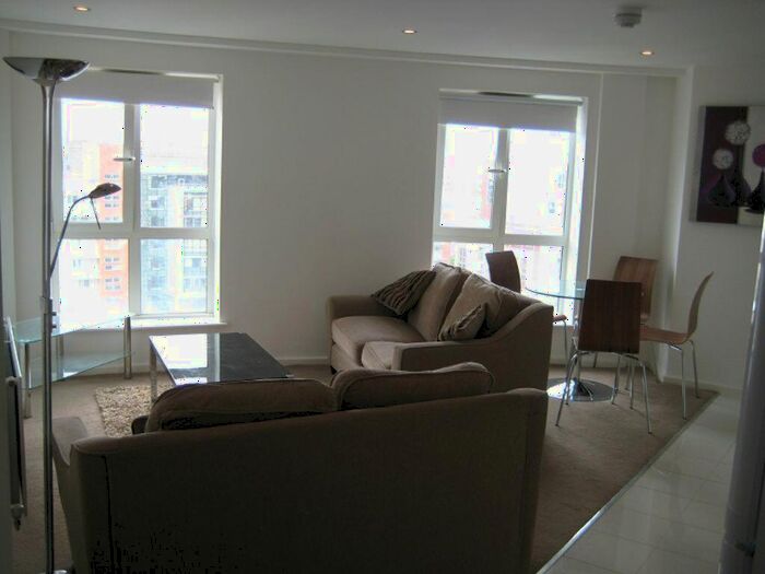1 Bedroom Apartment To Rent In Th Floor Large Corner Hive Bed, B5