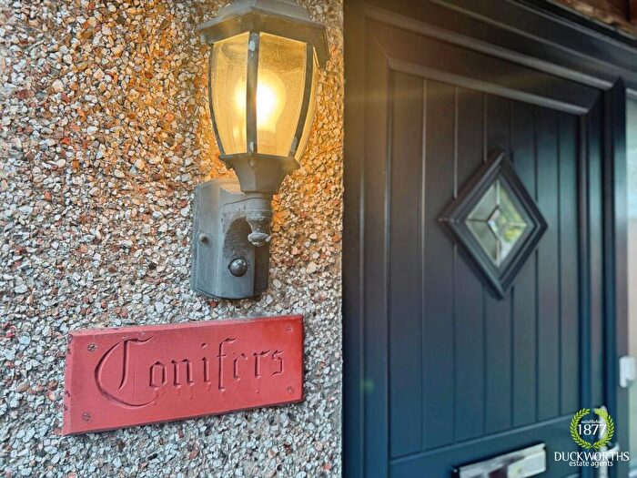 2 Bedroom House For Sale In Chichester Close, Burnley, BB10