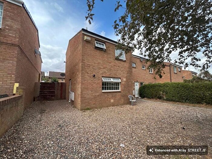 2 Bedroom Terraced House To Rent In Bramble Avenue, Conniburrow, MK14