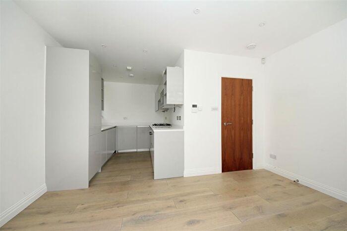 1 Bedroom Flat To Rent In Argyle Road, W13