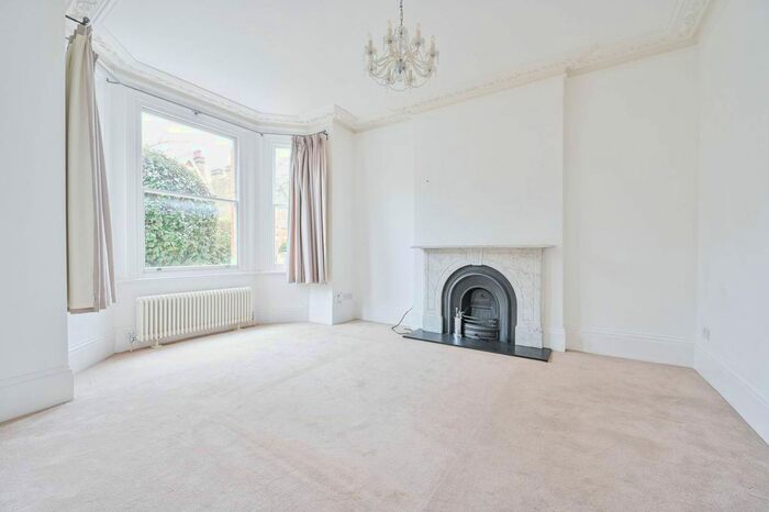 5 Bedroom Semi-Detached House To Rent In Winterbrook Road, Herne Hill, London, SE24