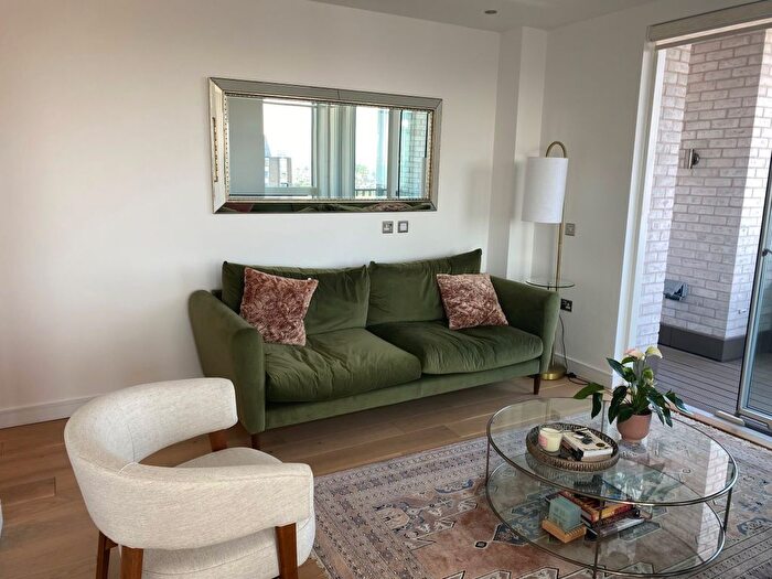 2 Bedroom Flat To Rent In Grant Road, London, SW11