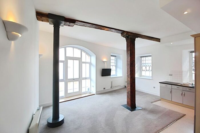 2 Bedroom Flat To Rent In Dock Street, Leeds, West Yorkshire, LS10