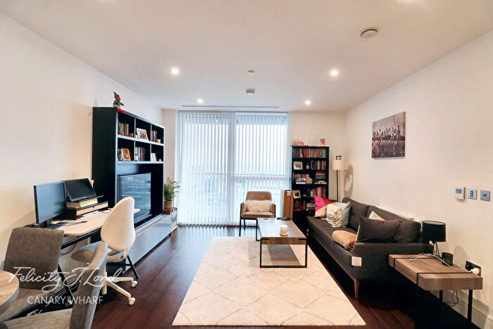 1 Bedroom Apartment To Rent In Maine Tower, , Canary Wharf, E14