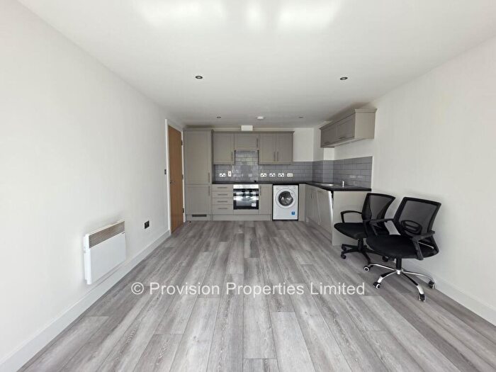 3 Bedroom Flat To Rent In Holborn Central, Hyde Park, Leeds, LS6