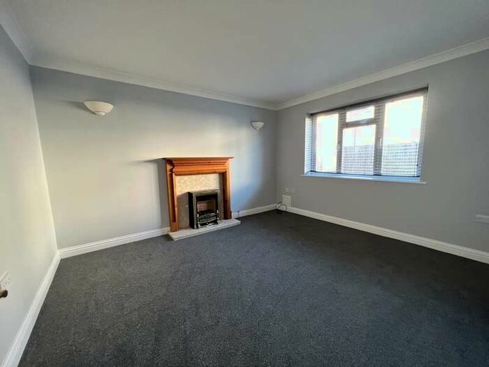 2 Bedroom Terraced House To Rent In Commercial Road, BN21