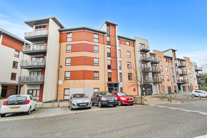 1 Bedroom Flat To Rent In Finlay Court, RH10