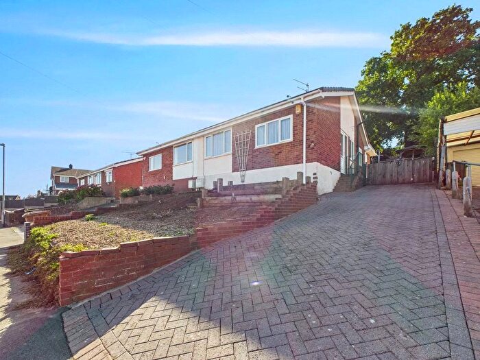 2 Bedroom Bungalow For Sale In Kirkstone Drive, Worcester, Worcestershire, WR4