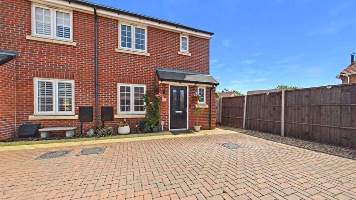 3 Bedroom Semi Detached House For Sale In Brewton Drive, Deeping St James, PE6