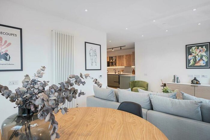 1 Bedroom Flat To Rent In High Road, Wood Green, London, N22