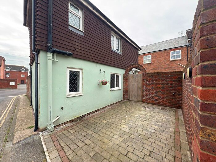 1 Bedroom Property To Rent In Stoke Road, Gosport, PO12